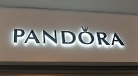 Рекламные вывески - объемные буквы 'Pandora'